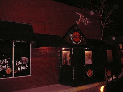 Joe's Bar
Joe's Bar
